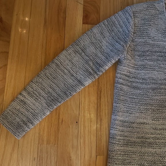 Sparkly Lurex V-Neck Light Grey Sweater - Picture 5 of 9